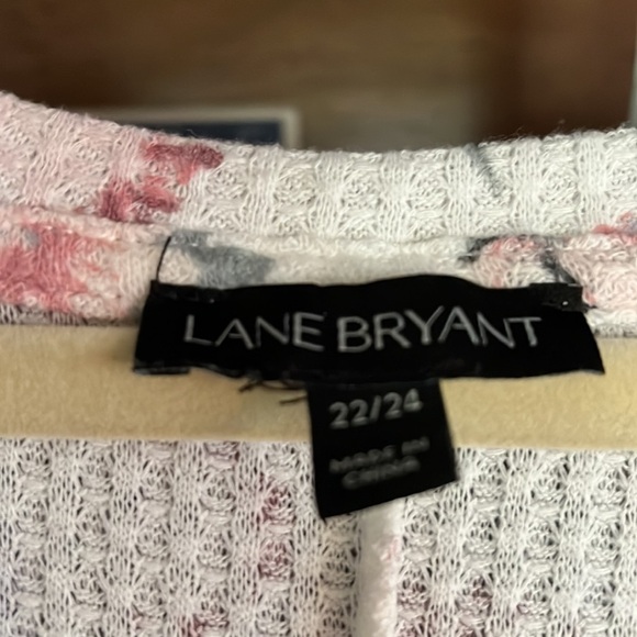 LANE BRYANT Pink/Purple/Yellow/White Floral Thermal V-Neck Top, Sz 22/24, GUC. - Picture 3 of 8